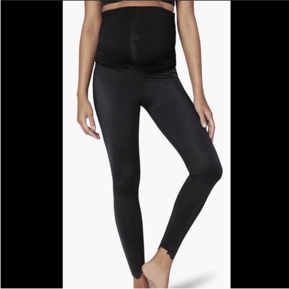Beyond the Bump Yoga Maternity Scalloped
Hem Leggings Sz S